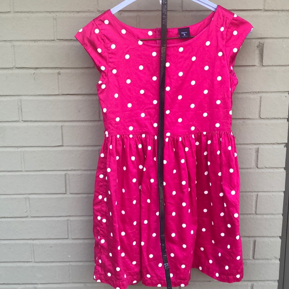 Girls dress. Gap kids. Size M(8). Pink & white